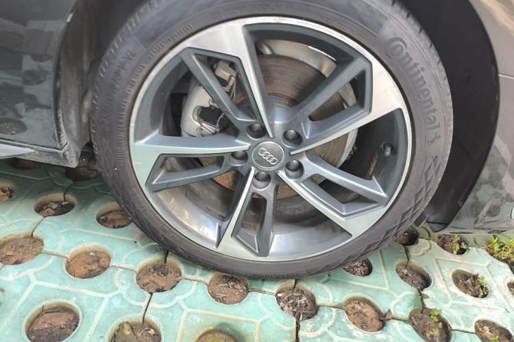Used Audi A4L 2020 40 TFSI Fashion Dynamic Model Right Front Wheel Hub
