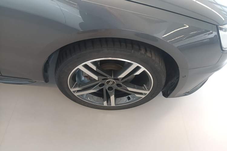 Used Audi A4L 2020 40 TFSI Luxury Dynamic Model Right Front Wheel Hub