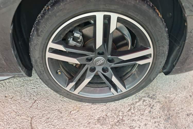 Used Audi A4L 2020 40 TFSI Luxury Dynamic Model Right Front Wheel Hub
