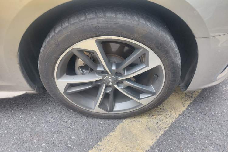 Used Audi A4L 2020 40 TFSI Fashion Dynamic Model Right Front Wheel Hub