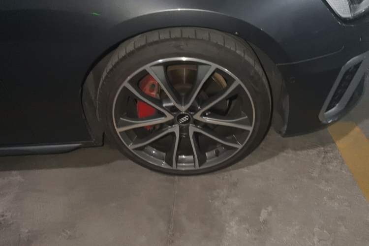 Used Audi A4L 2020 45 TFSI quattro Prestige Dynamic Edition Right Front Wheel Hub