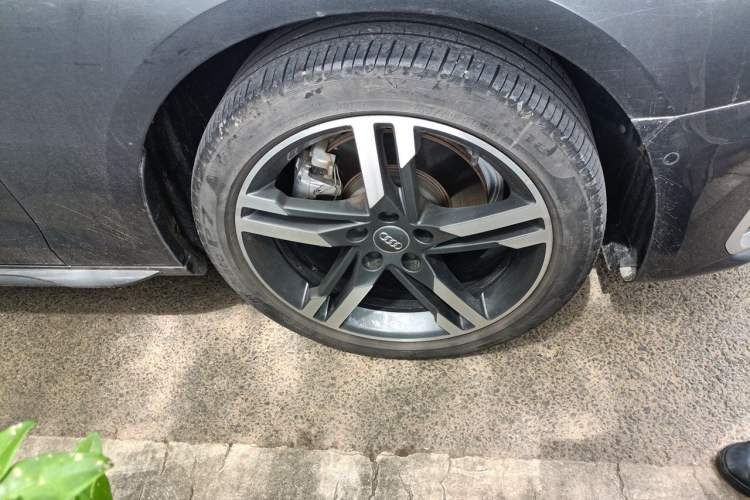 Used Audi A4L 2020 40 TFSI Luxury Dynamic Model Right Front Wheel Hub