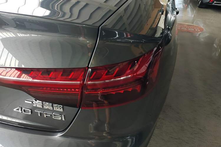 Used Audi A4L 2020 40 TFSI Fashionable and Elegant Model Right Rear Taillight