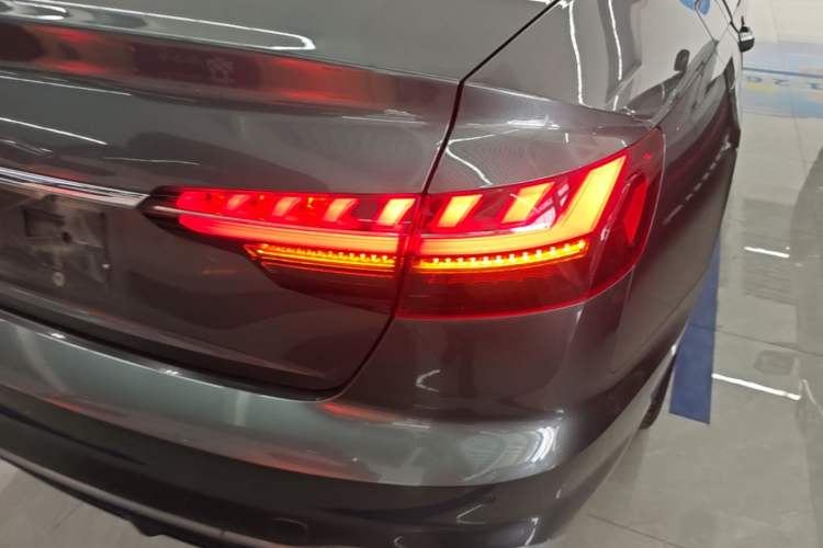 Used Audi A4L 2020 40 TFSI Fashion Dynamic Model Right Rear Taillight