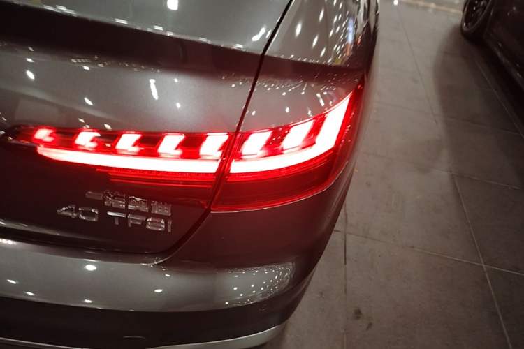 Used Audi A4L 2020 40 TFSI Fashion Dynamic Model Right Rear Taillight