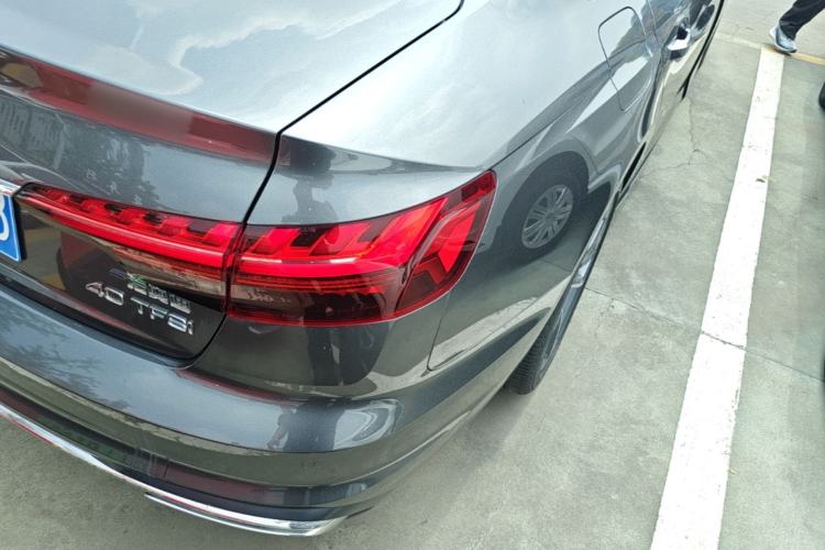 Used Audi A4L 2020 40 TFSI Fashionable and Elegant Model Right Rear Taillight