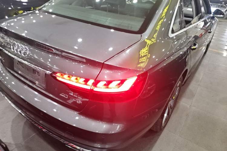 Used Audi A4L 2020 40 TFSI Fashionable and Elegant Model Right Rear Taillight