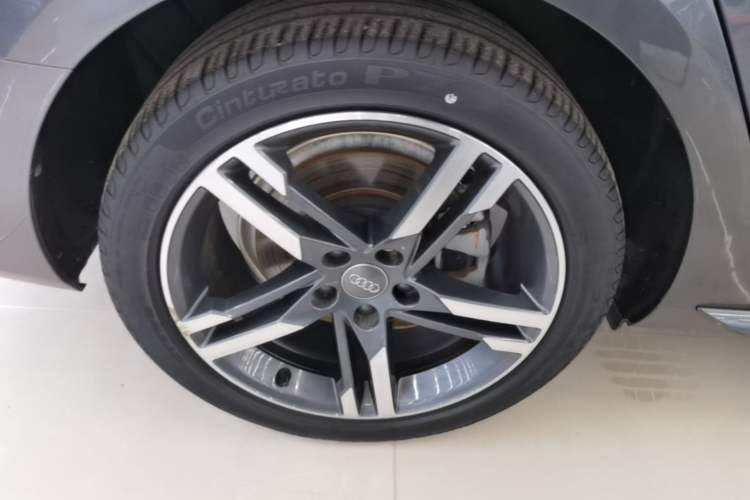 Used Audi A4L 2020 40 TFSI Luxury Dynamic Model Right Rear Wheel Hub