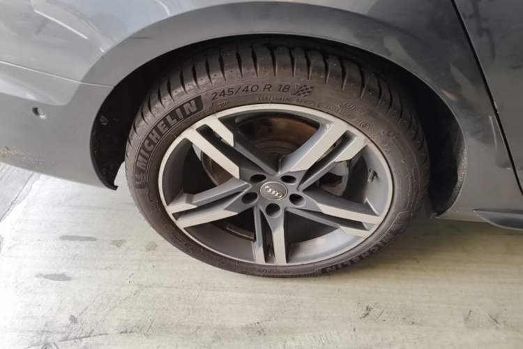 Used Audi A4L 2020 40 TFSI Luxury Dynamic Model Right Rear Wheel Hub