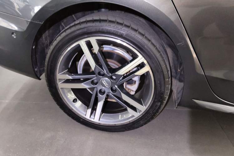 Used Audi A4L 2020 40 TFSI quattro Luxury Dynamic Model Right Rear Wheel Hub