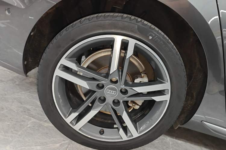Used Audi A4L 2020 40 TFSI Luxury Dynamic Model Right Rear Wheel Hub