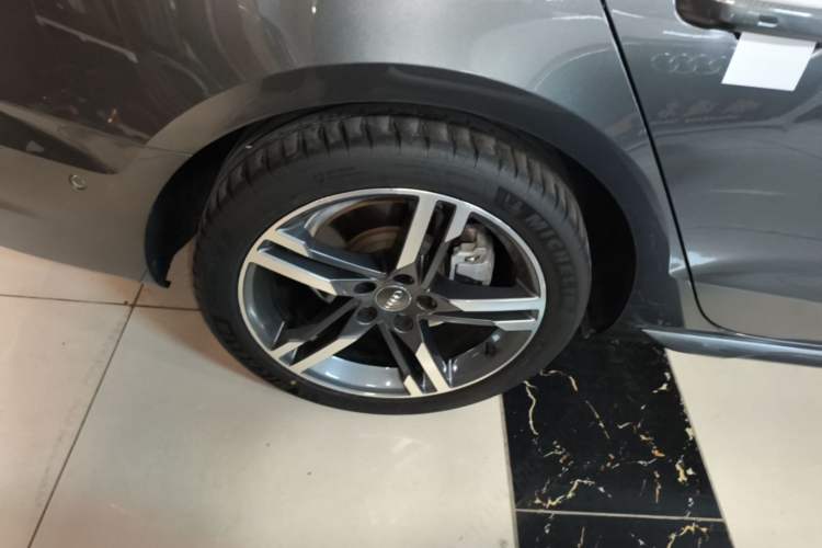 Used Audi A4L 2020 40 TFSI Luxury Dynamic Model Right Rear Wheel Hub