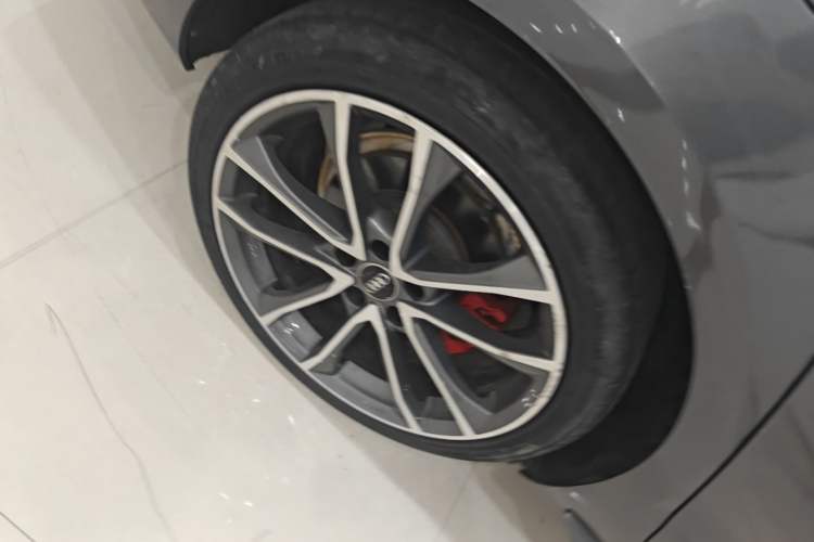 Used Audi A4L 2020 40 TFSI quattro Luxury Dynamic Model Right Rear Wheel Hub