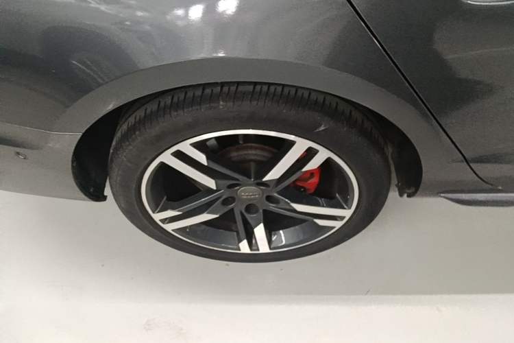 Used Audi A4L 2020 40 TFSI Luxury Dynamic Model Right Rear Wheel Hub