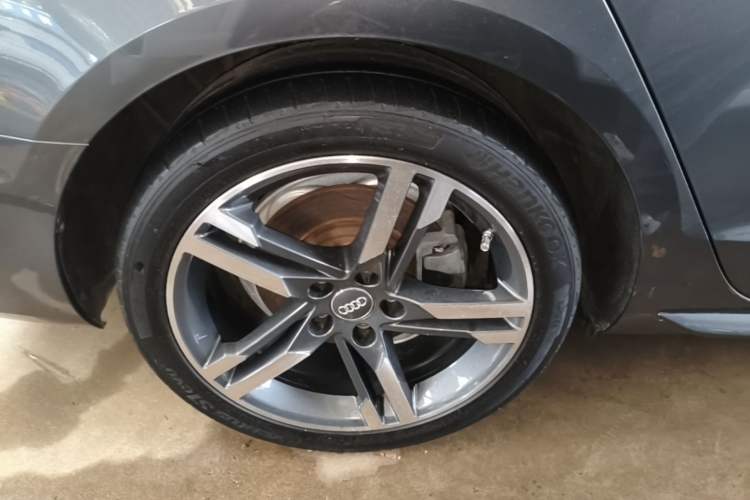 Used Audi A4L 2020 40 TFSI quattro Luxury Dynamic Model Right Rear Wheel Hub