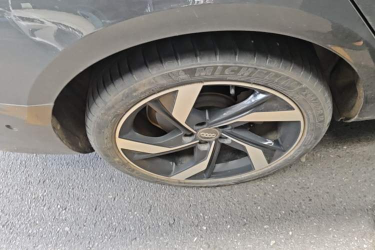 Used Audi A4L 2020 40 TFSI Luxury Dynamic Model Right Rear Wheel Hub