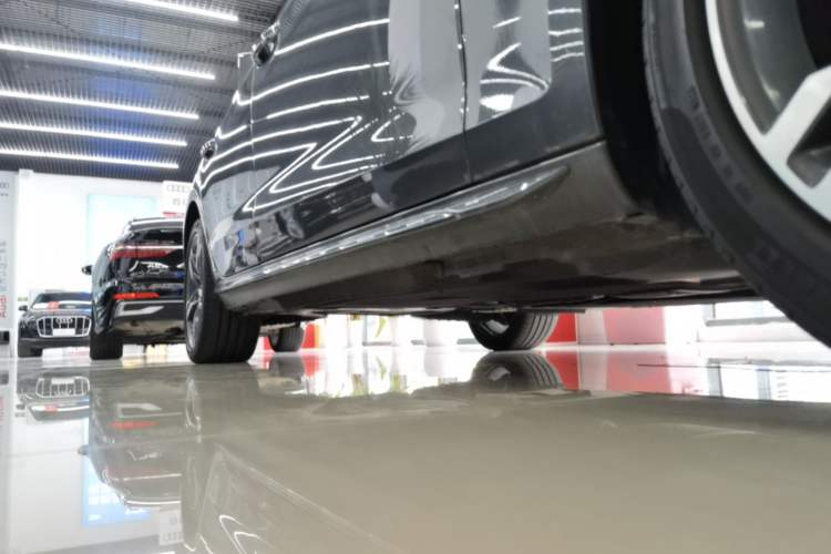 Used Audi A4L 2020 40 TFSI Luxury Dynamic Model Right Side Sill