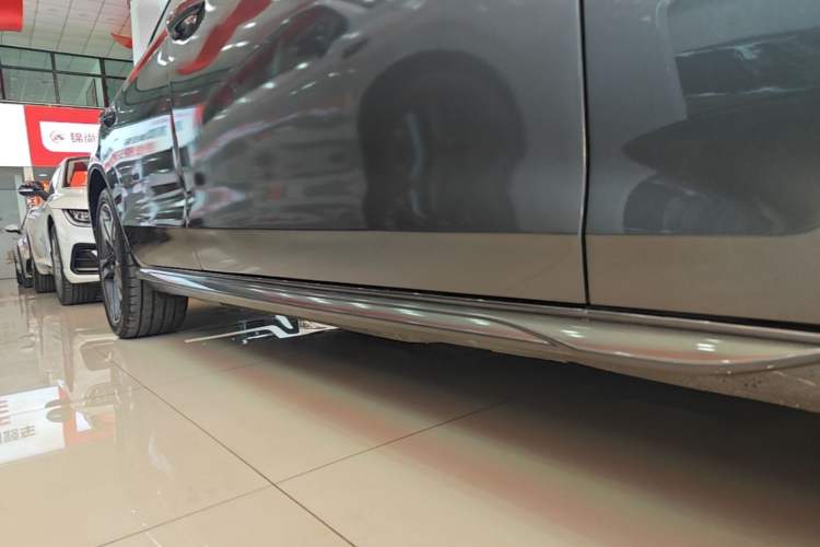 Used Audi A4L 2020 40 TFSI quattro Luxury Dynamic Model Right Side Sill