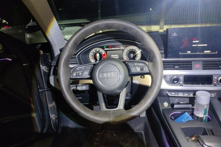 Used Audi A4L 2020 40 TFSI Luxury Dynamic Model Steering Wheel