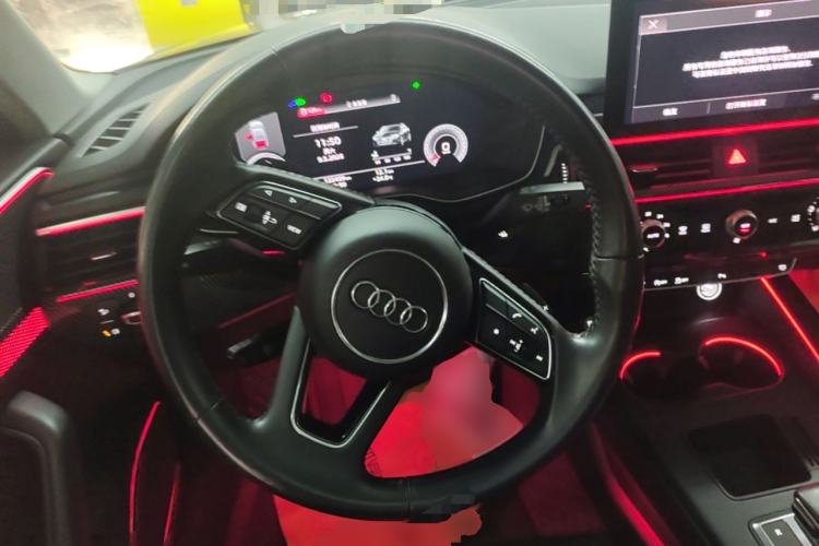 Used Audi A4L 2020 40 TFSI Luxury Dynamic Model Steering Wheel
