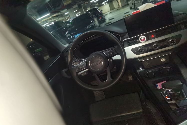Used Audi A4L 2020 40 TFSI Fashion Dynamic Model Steering Wheel