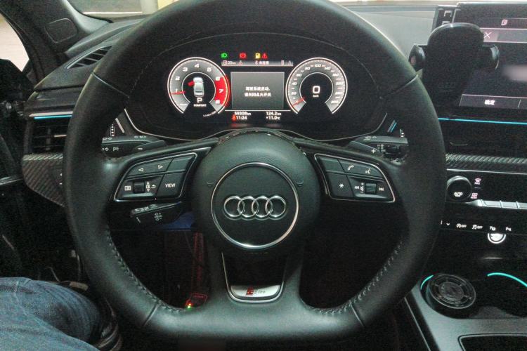 Used Audi A4L 2020 40 TFSI quattro Luxury Dynamic Model Steering Wheel
