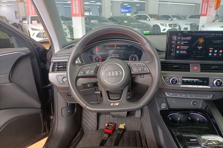 Used Audi A4L 2020 40 TFSI Luxury Dynamic Model Steering Wheel