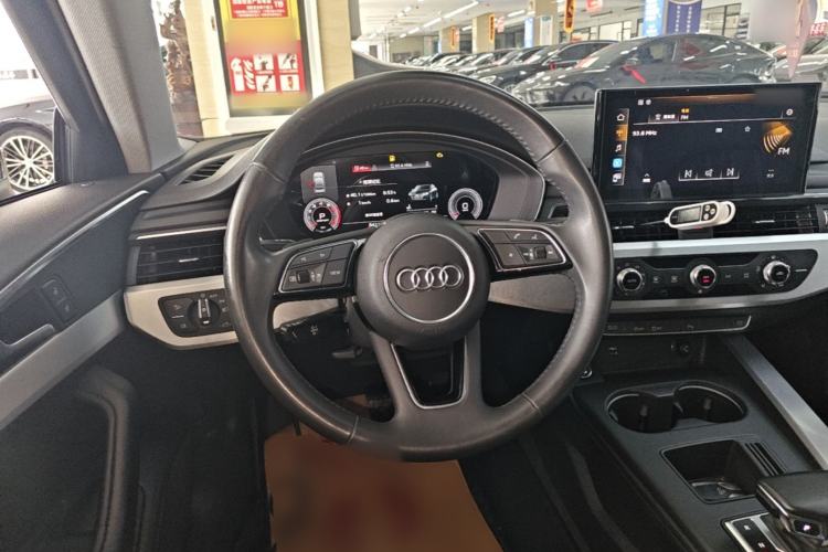 Used Audi A4L 2020 40 TFSI Fashion Dynamic Model Steering Wheel
