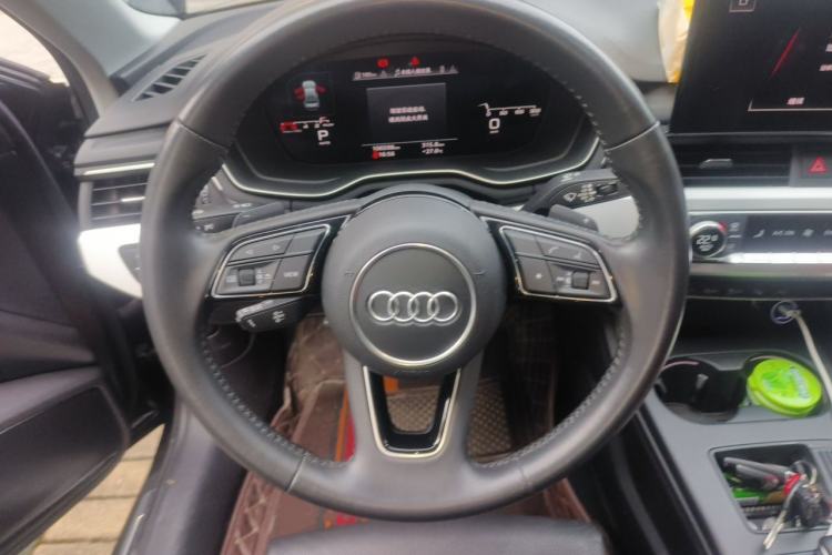 Used Audi A4L 2020 40 TFSI Luxury Dynamic Model Steering Wheel