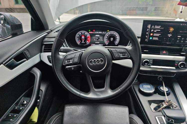 Used Audi A4L 2020 40 TFSI quattro Luxury Dynamic Model Steering Wheel