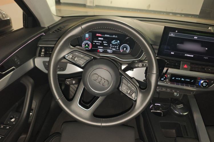 Used Audi A4L 2020 40 TFSI Luxury Dynamic Model Steering Wheel