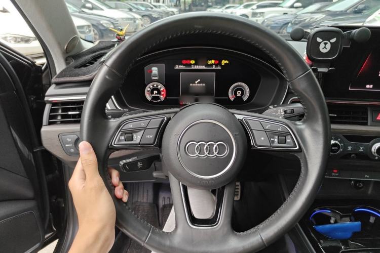 Used Audi A4L 2020 40 TFSI Fashion Dynamic Model Steering Wheel