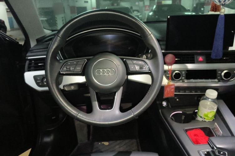 Used Audi A4L 2020 40 TFSI Luxury Dynamic Model Steering Wheel