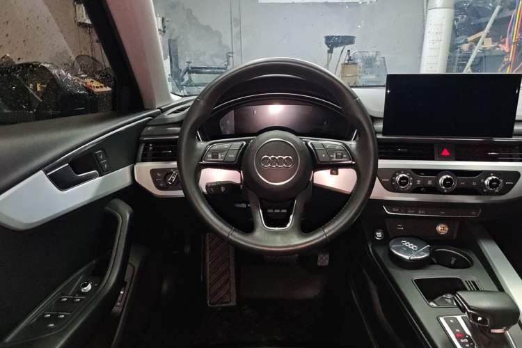 Used Audi A4L 2020 40 TFSI Fashion Dynamic Model Steering Wheel