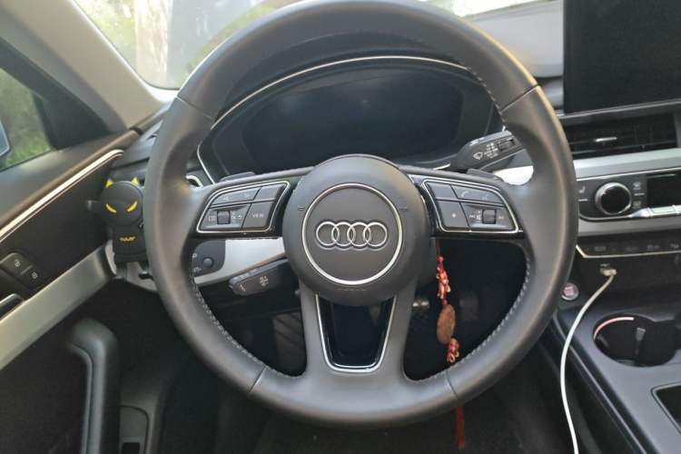 Used Audi A4L 2020 40 TFSI quattro Luxury Dynamic Model Steering Wheel