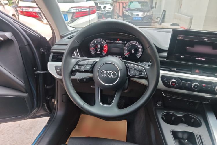 Used Audi A4L 2020 40 TFSI Fashion Dynamic Model Steering Wheel