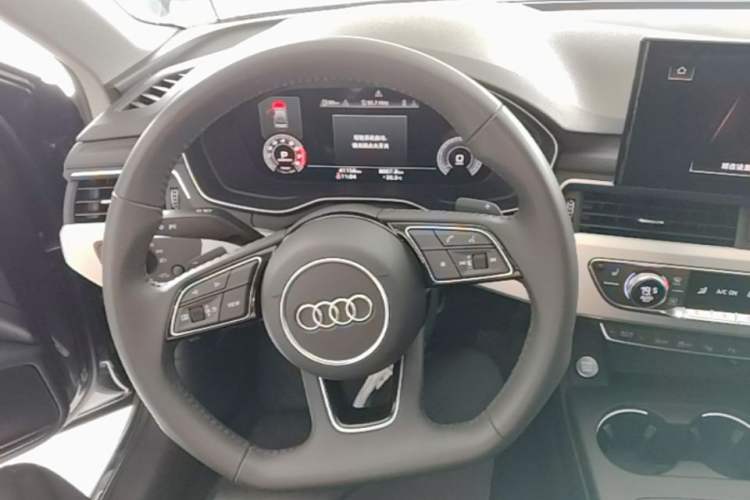 Used Audi A4L 2020 40 TFSI Luxury Dynamic Model Steering Wheel