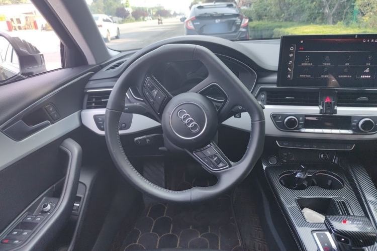 Used Audi A4L 2020 40 TFSI Luxury Dynamic Model Steering Wheel