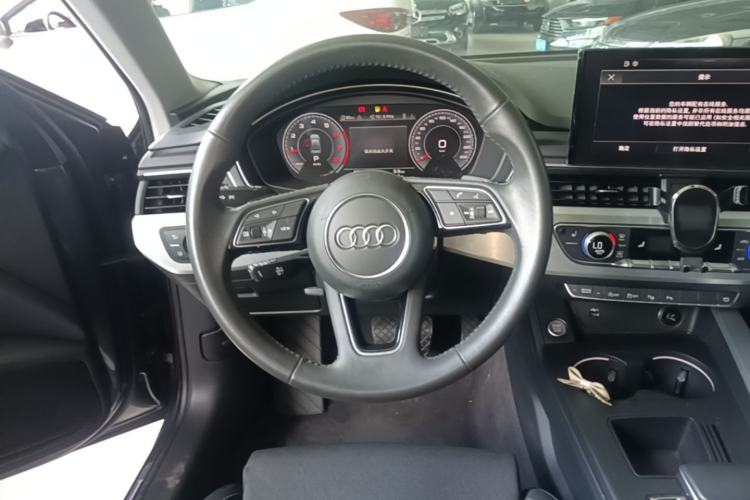 Used Audi A4L 2020 40 TFSI quattro Luxury Dynamic Model Steering Wheel