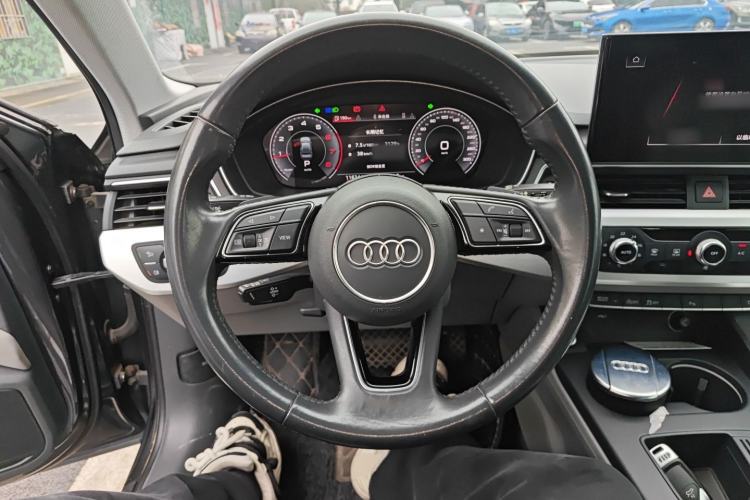 Used Audi A4L 2020 40 TFSI Fashion Dynamic Model Steering Wheel