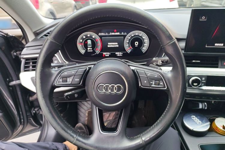 Used Audi A4L 2020 40 TFSI Luxury Dynamic Model Steering Wheel