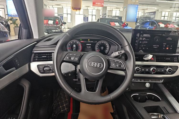 Used Audi A4L 2020 40 TFSI Fashion Dynamic Model Steering Wheel