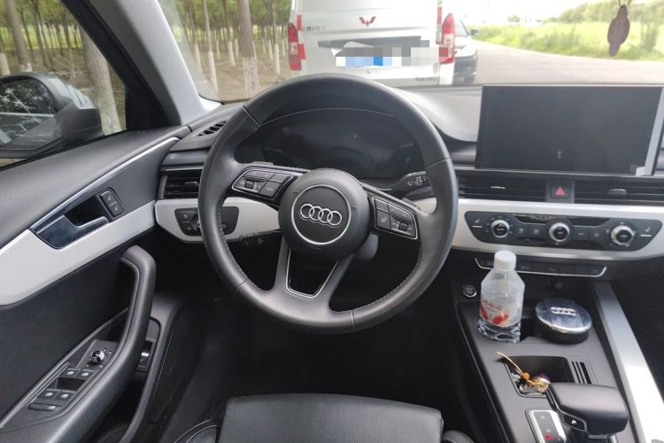 Used Audi A4L 2020 40 TFSI Fashion Dynamic Model Steering Wheel
