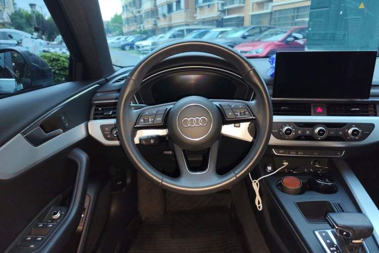 Used Audi A4L 2020 40 TFSI Fashion Dynamic Model Steering Wheel