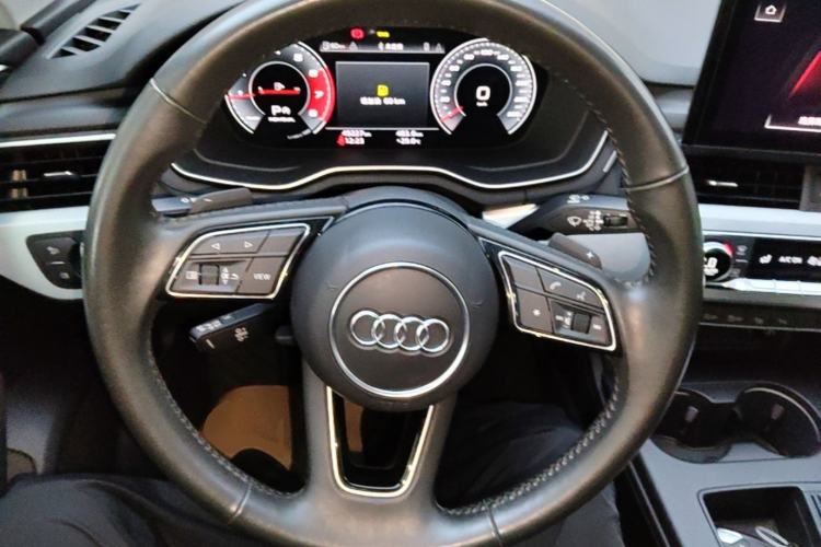 Used Audi A4L 2020 40 TFSI Luxury Dynamic Model Steering Wheel