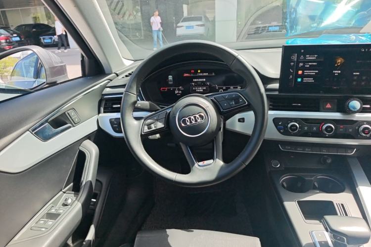 Used Audi A4L 2020 40 TFSI Fashion Dynamic Model Steering Wheel