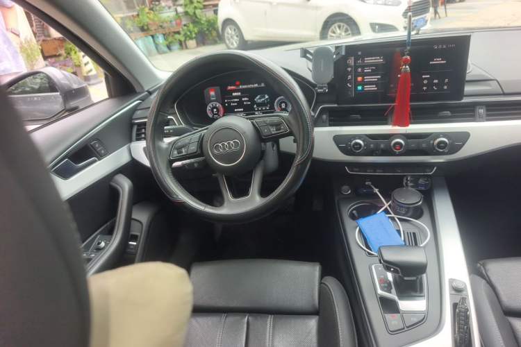 Used Audi A4L 2020 40 TFSI Fashion Dynamic Model Steering Wheel
