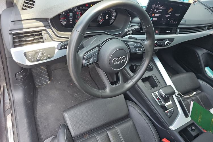 Used Audi A4L 2020 40 TFSI Fashion Dynamic Model Steering Wheel