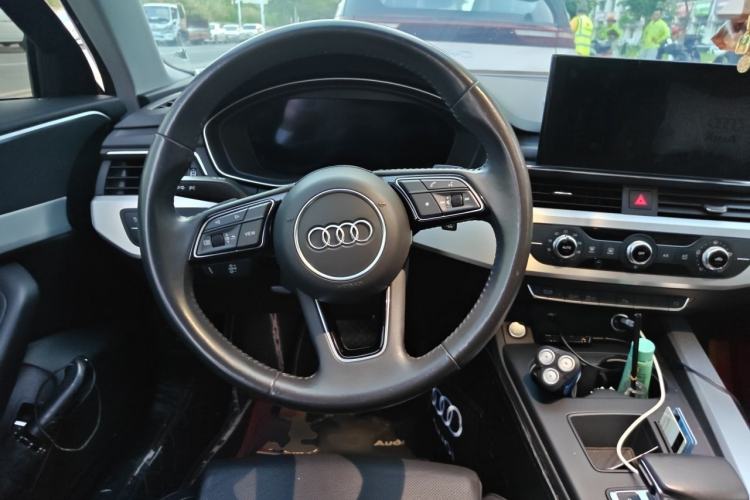 Used Audi A4L 2020 40 TFSI Fashion Dynamic Model Steering Wheel