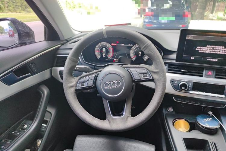 Used Audi A4L 2020 40 TFSI Luxury Dynamic Model Steering Wheel